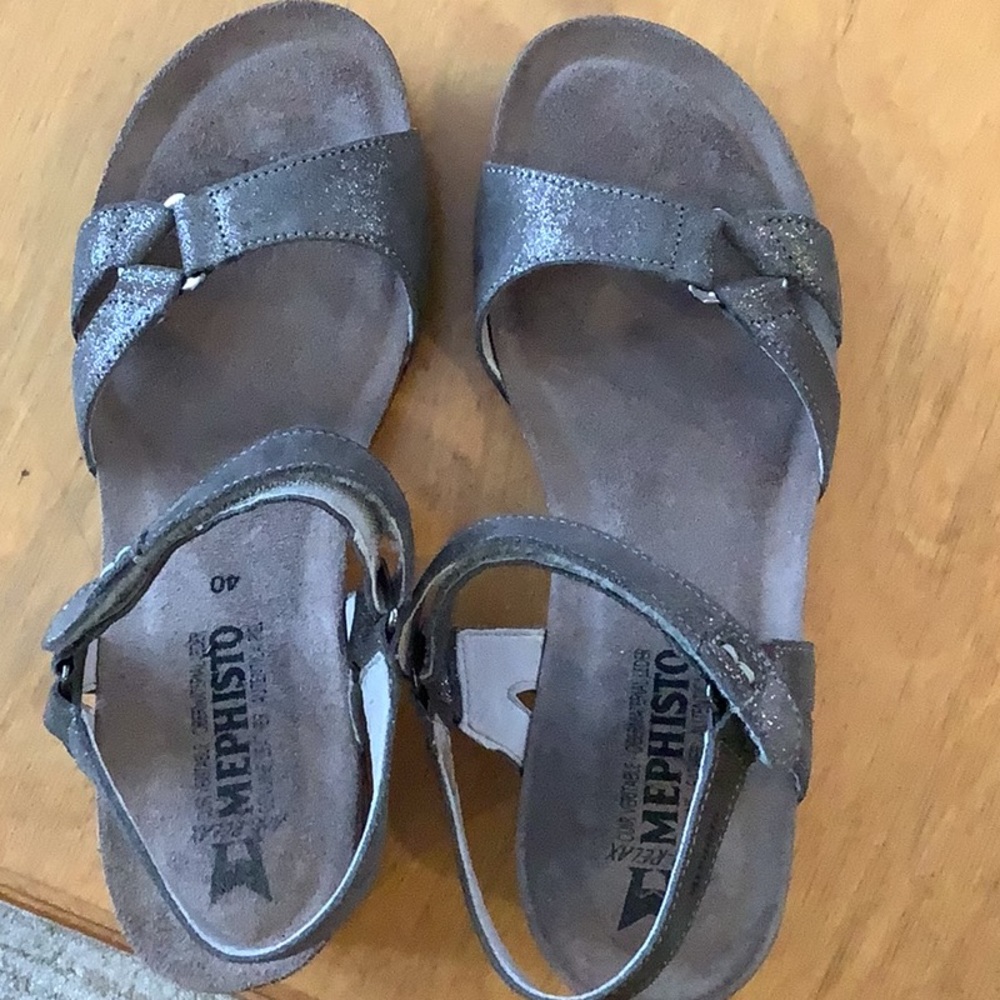 Women’s sandals by Mephisto. Steel color. Size 40. Like new